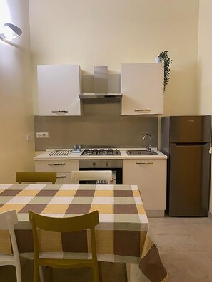 Apartment (2 Bedrooms) | Private kitchen | Microwave, espresso maker, electric kettle - Independent Rooms by Ghor (Rome)