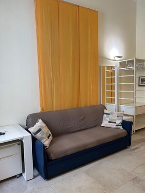 Apartment (2 Bedrooms) | 2 bedrooms, iron/ironing board, bed sheets - Independent Rooms by Ghor (Rome)