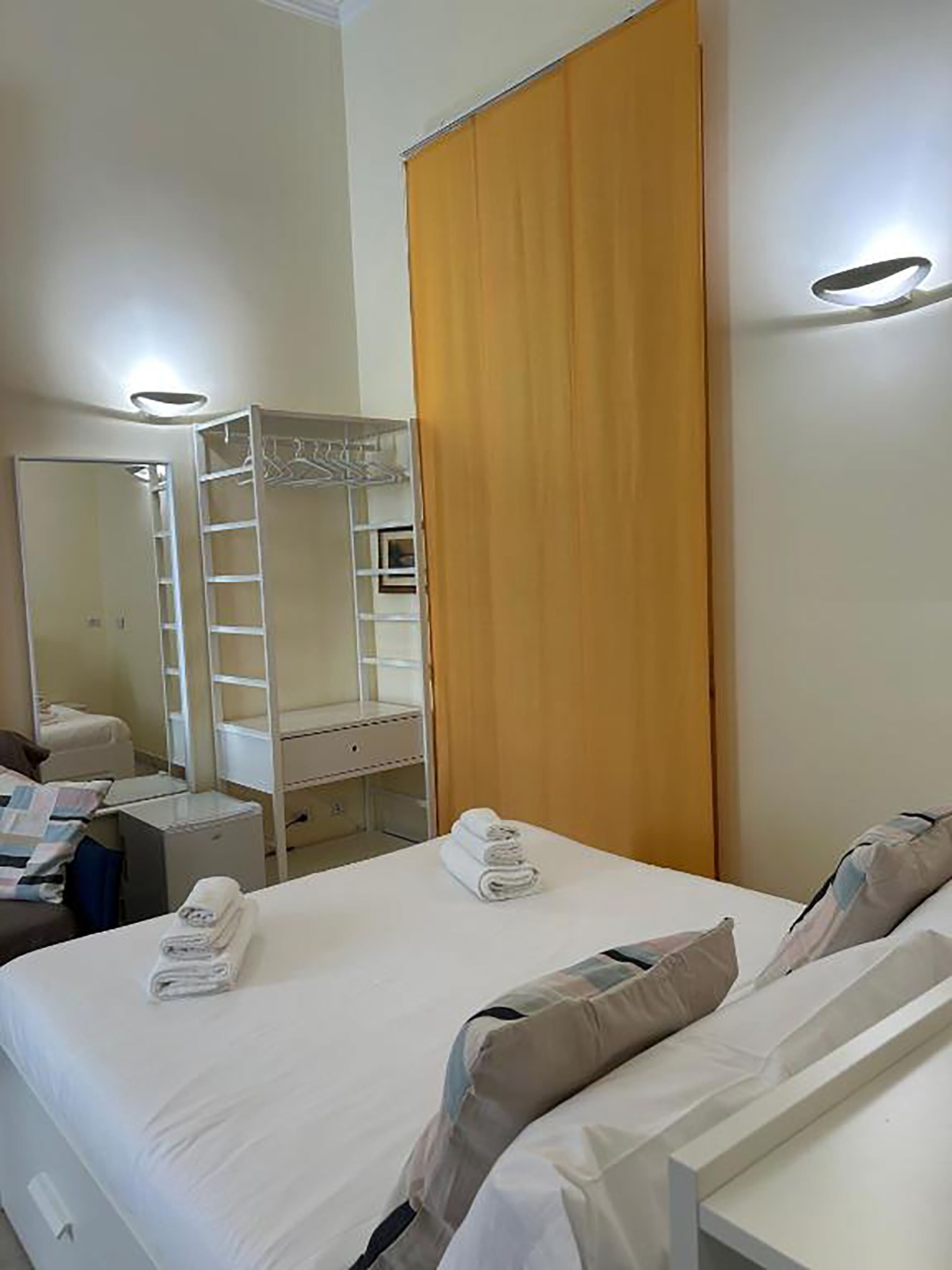 Apartment (2 Bedrooms) | 2 bedrooms, iron/ironing board, bed sheets