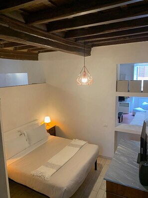1 bedroom, iron/ironing board, cribs/infant beds, bed sheets - Rome Down Town by Ghor (Rome)
