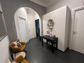 1 bedroom, iron/ironing board, cribs/infant beds, bed sheets - Guest House Rome by Ghor (Rome)