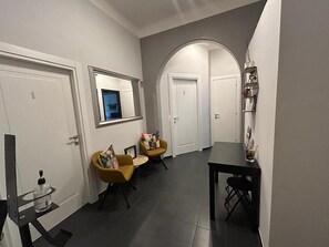 1 bedroom, iron/ironing board, cots/infant beds, bed sheets - Guest House Rome by Ghor (Rome)