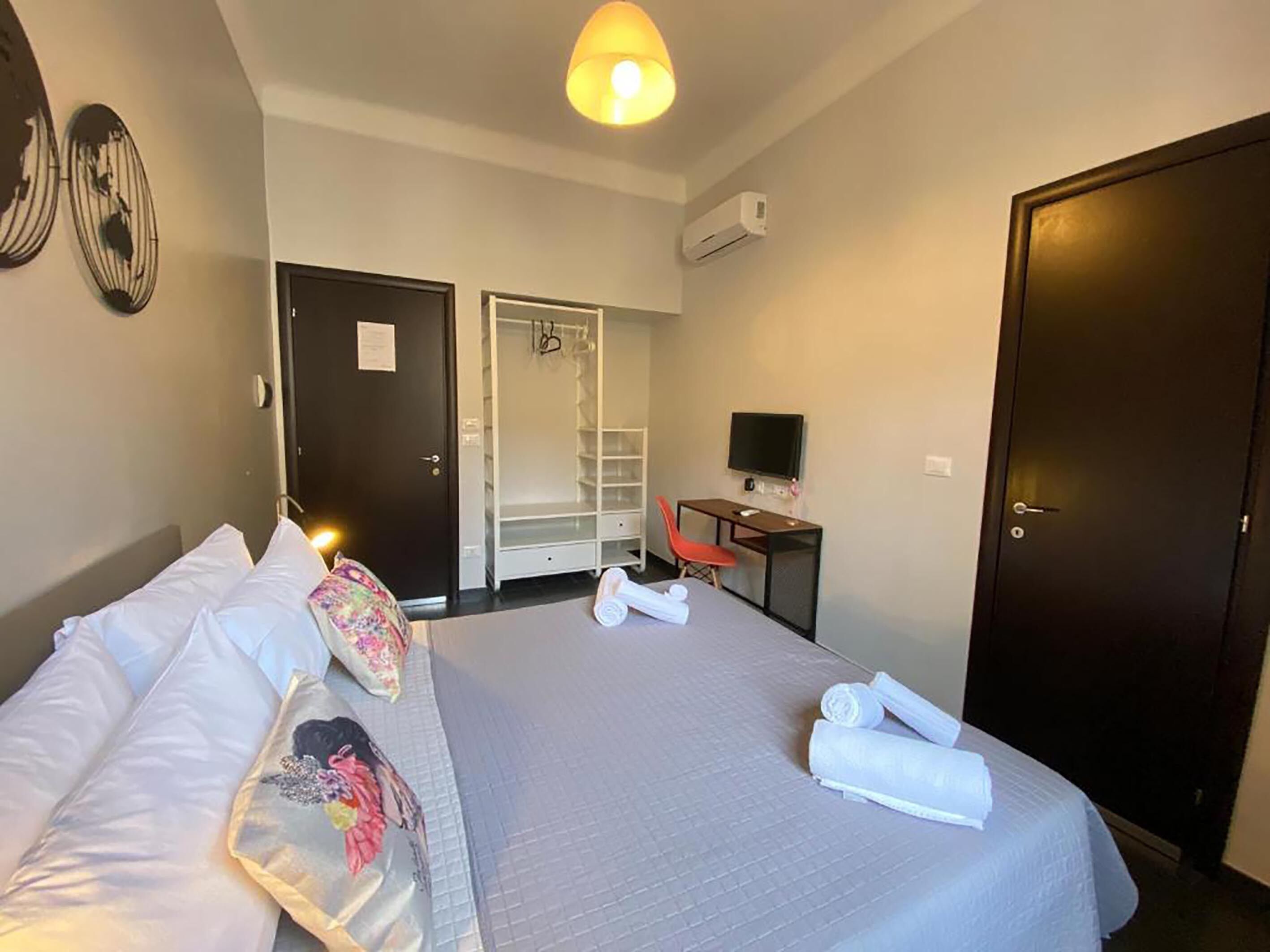 1 bedroom, iron/ironing board, cots/infant beds, bed sheets