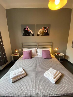 Double Room (1 Bedroom) | 1 bedroom, iron/ironing board, cribs/infant beds, bed sheets - Guest House Rome by Ghor (Rome)