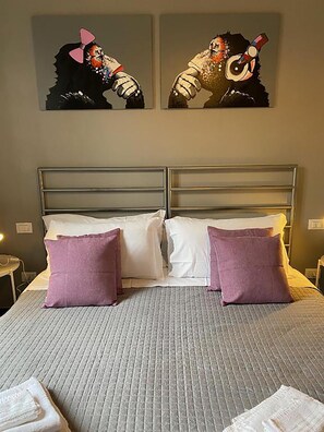 Double Room (1 Bedroom) | 1 bedroom, iron/ironing board, cribs/infant beds, bed sheets - Guest House Rome by Ghor (Rome)