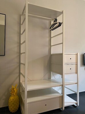 Quadruple Room (1 Bedroom) | 1 bedroom, iron/ironing board, cots/infant beds, bed sheets - Guest House Rome by Ghor (Rome)