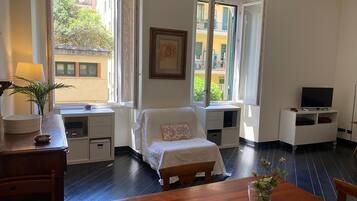 Apartment (2 Bedrooms) | Wohnbereich