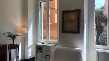 Apartment (2 Bedrooms) | Wohnbereich