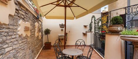 Apartment (1 Bedroom) | Terrace/patio