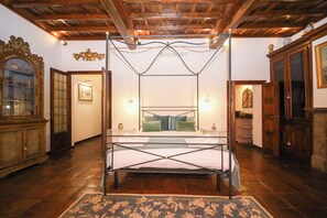 1 chambre, fer et planche à repasser, lits bébé (en supplément)