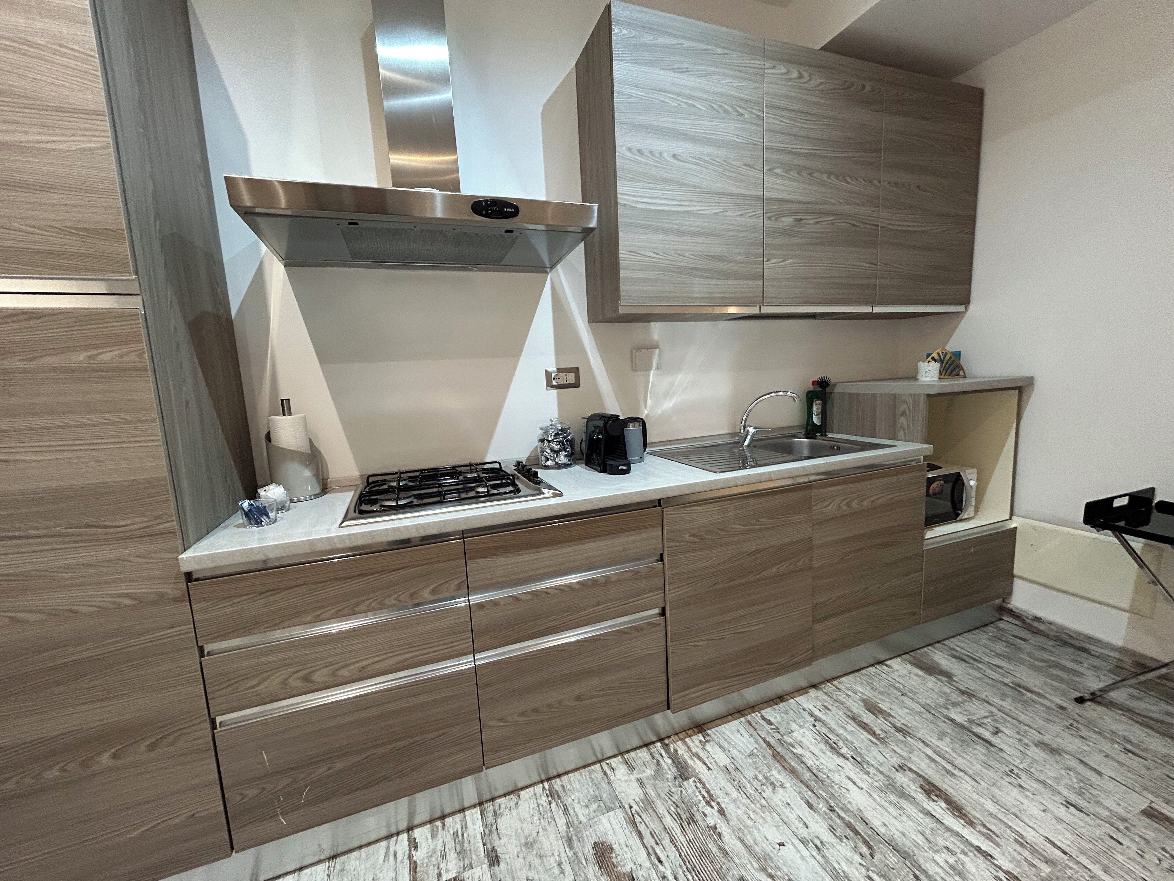 Huoneisto (4 Bedrooms) | Yksityinen keittiö | Mikroaaltouuni, liesi, astianpesukone, espressokone