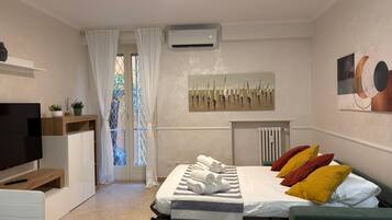 Apartment (1 Bedroom) | Living area