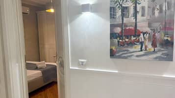 Apartment (1 Bedroom) | 1 bedroom, iron/ironing board, bed sheets