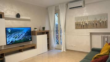 Apartment (1 Bedroom) | Living area