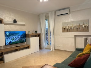 Apartment (1 Bedroom) | Living area - Casa D'angelo by Ghor (Rome)