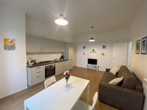 Apartment (1 Bedroom) | Wohnbereich