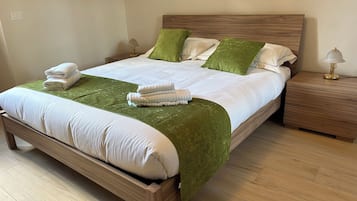 Apartamento (1 Bedroom) | 1 quarto, ferros/tábuas de passar roupa, berços (sobretaxa)