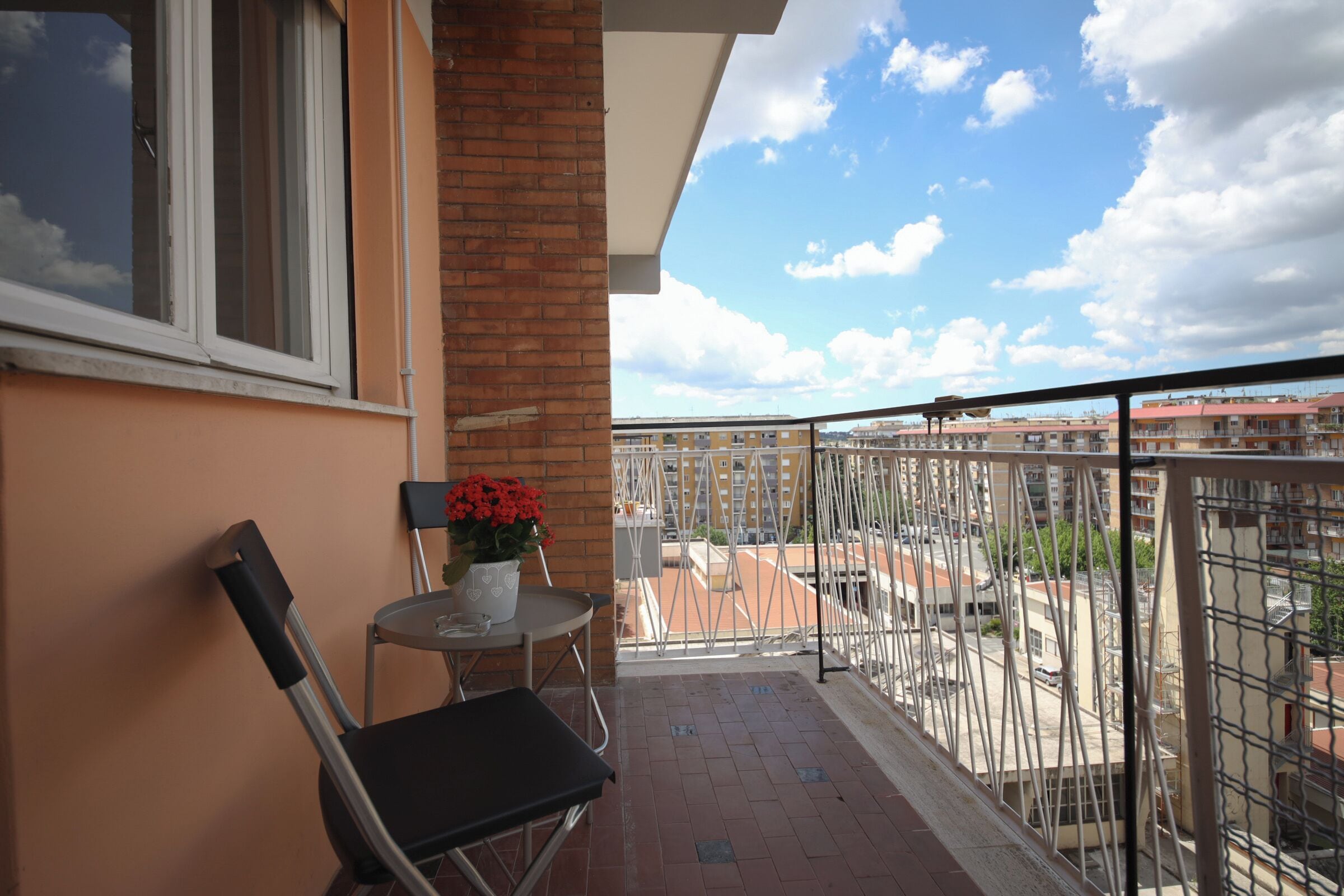 Appartement (2 Bedrooms) | Balcon