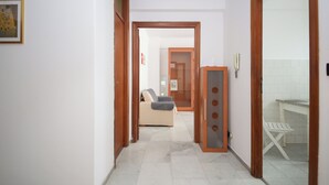아파트 (2 Bedrooms) | 거실 공간