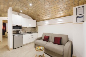 Căn hộ (1 Bedroom) | Khu phòng khách | TV 