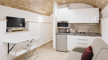 Căn hộ (1 Bedroom) | Bếp riêng | Lò vi sóng, bếp nấu, ấm điện, dụng cụ nấu nướng/bát dĩa/dao nĩa