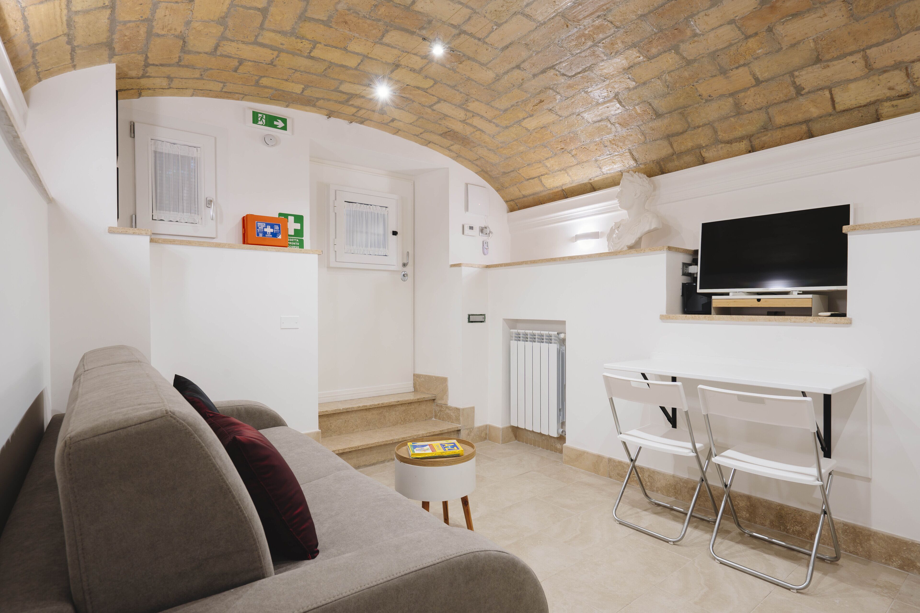 Căn hộ (1 Bedroom) | Khu phòng khách | TV 