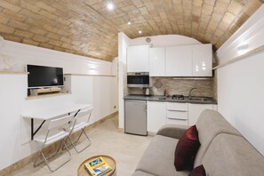 Apartamento (1 Bedroom) | Área de estar | TV