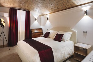 Apartment (1 Bedroom) | 1 bedroom, cots/infant beds, bed sheets - Domus Mariani - Cremera by Ghor (Rome)