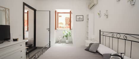 Apartment (1 Bedroom)