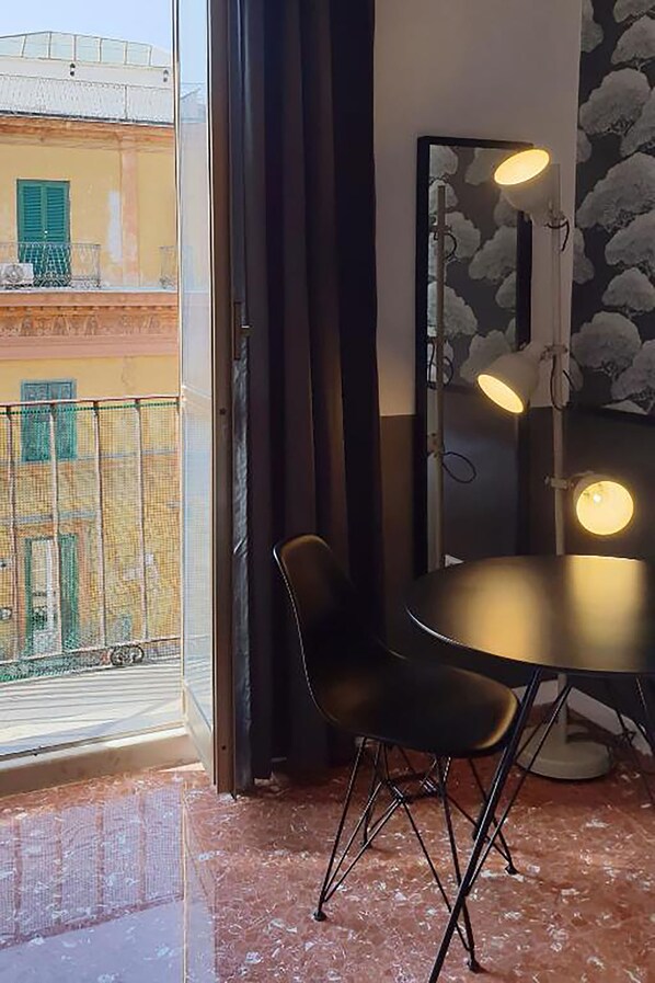 Quadruple Room (1 Bedroom) | 1 bedroom, soundproofing, cots/infant beds, free WiFi - Cavour Urban Rooms - by Ghor (Rome)