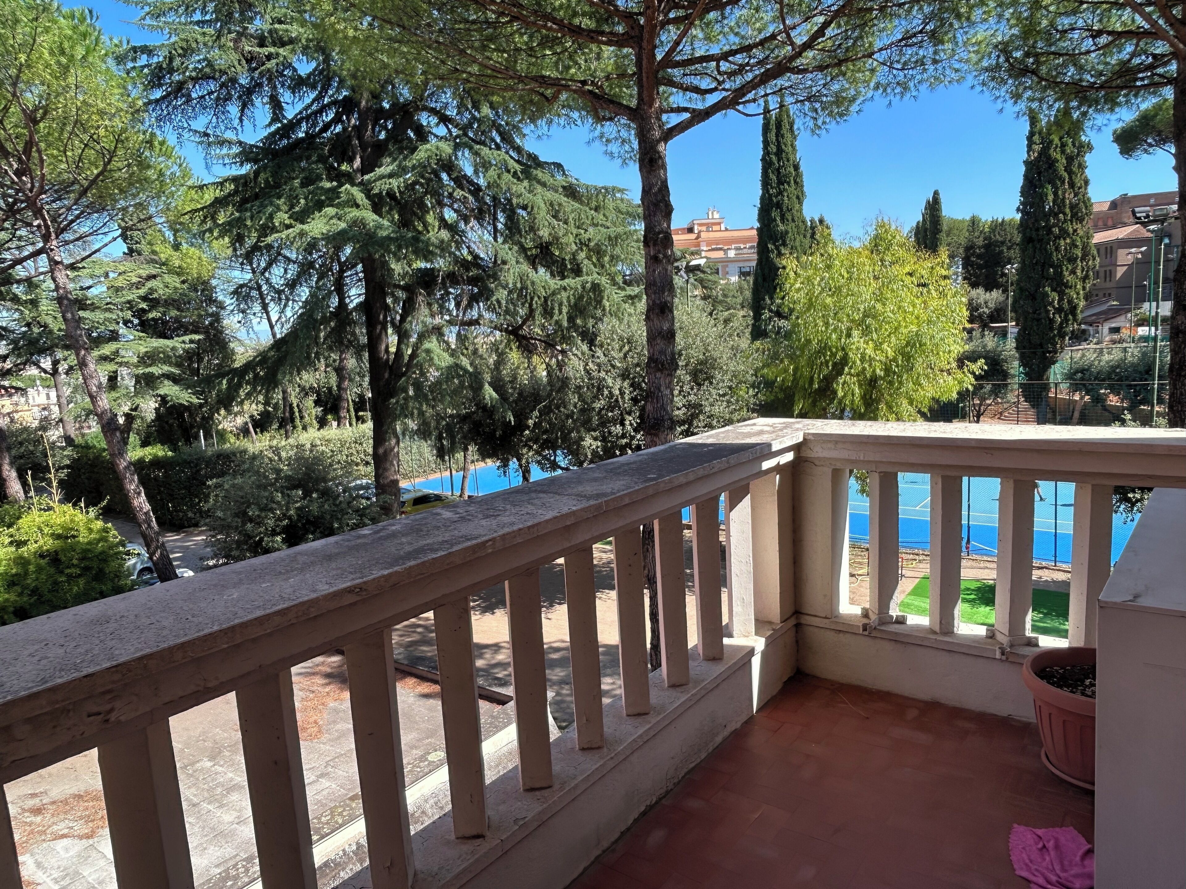 Appartement (3 Bedrooms) | Balcon