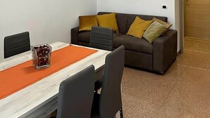 Căn hộ (3 Bedrooms) | Khu phòng khách