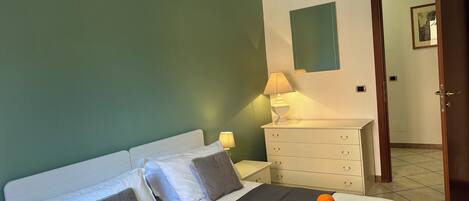 Huoneisto (2 Bedrooms) | 2 makuuhuonetta, silitysrauta/-lauta, vuodevaatteet