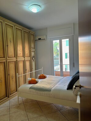 Apartamento (2 Bedrooms) | 2 dormitorios, tabla de planchar con plancha, ropa de cama