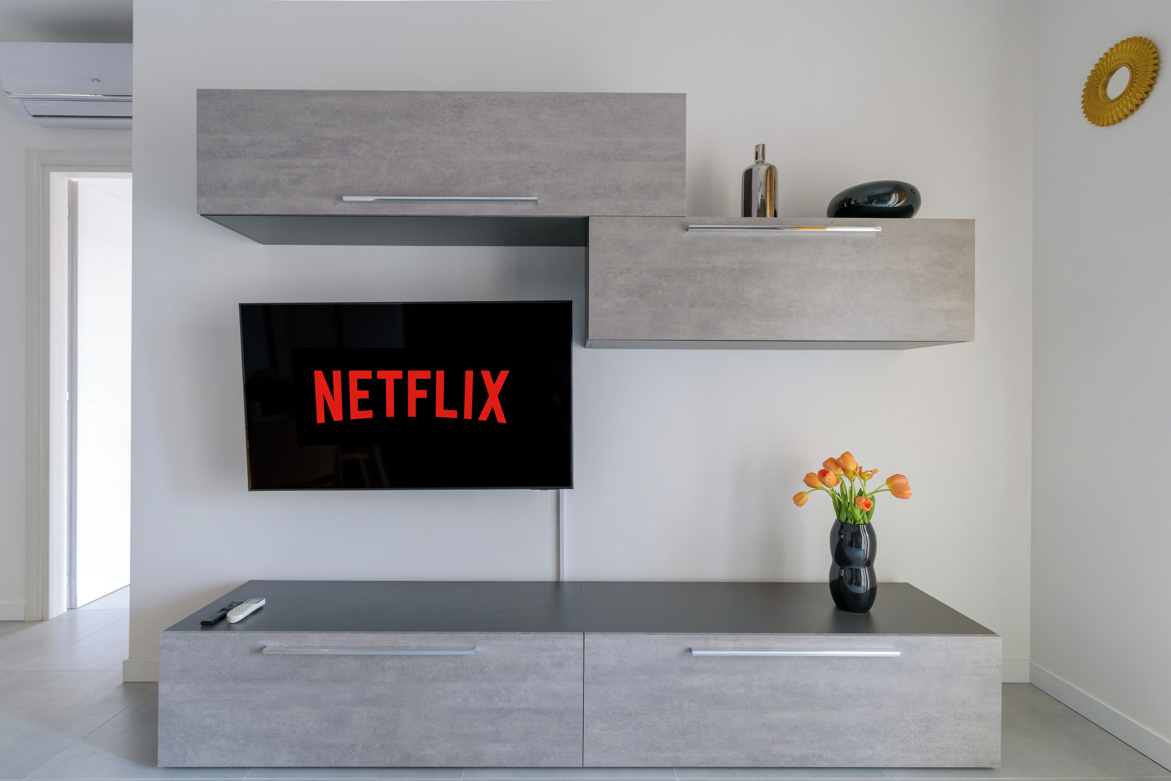 32-inch flat-screen TV with cable channels