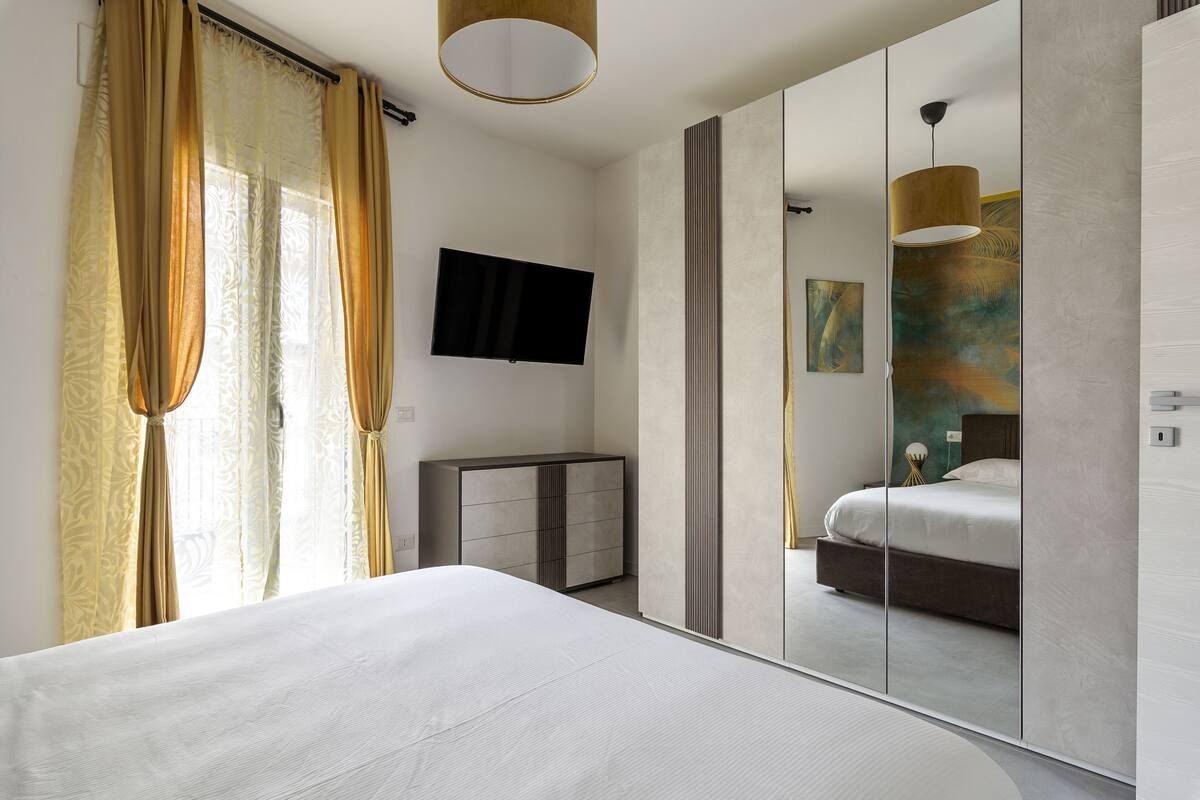 2 Schlafzimmer, Bügeleisen/Bügelbrett, Babybetten, Bettwäsche