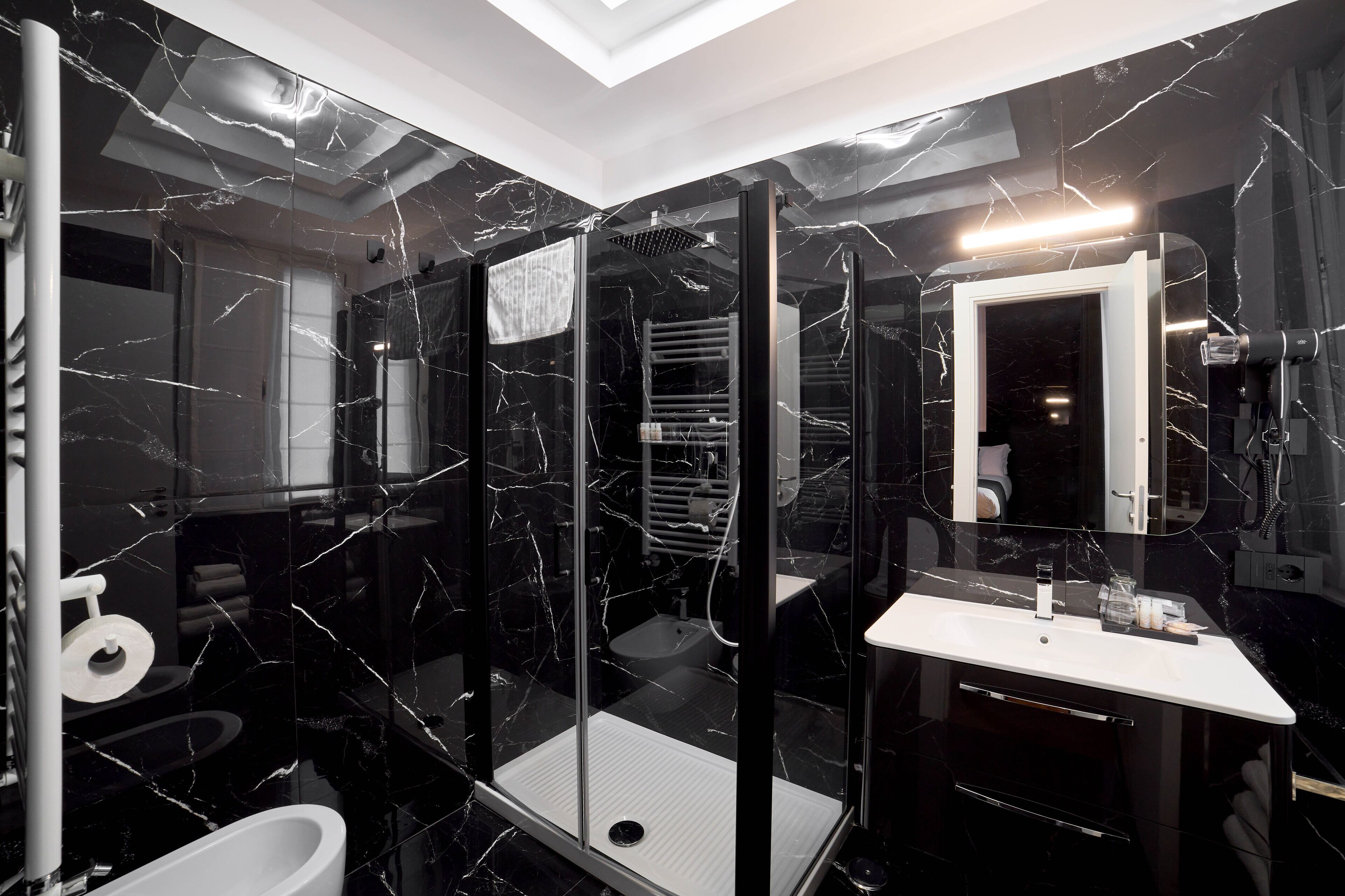 Zimmer (1 Bedroom) | Badezimmer | Dusche, Bidet
