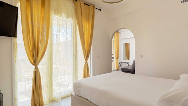 Family Room (1 Bedroom) | 1 bedroom, cots/infant beds, bed sheets - Actus Palace Rooms  (Rome)