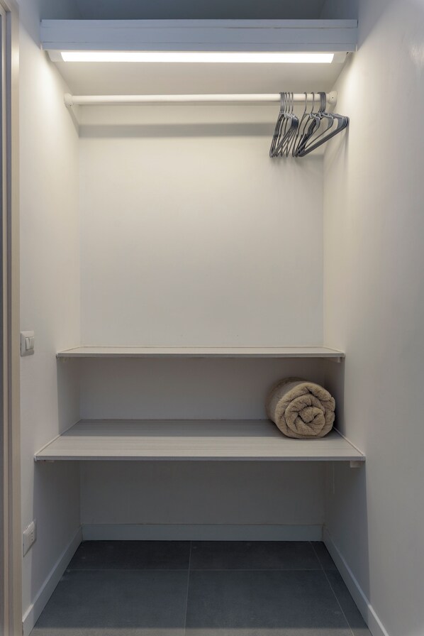 Familienzimmer (1 Bedroom) | 1 Schlafzimmer, Babybetten, Bettwäsche