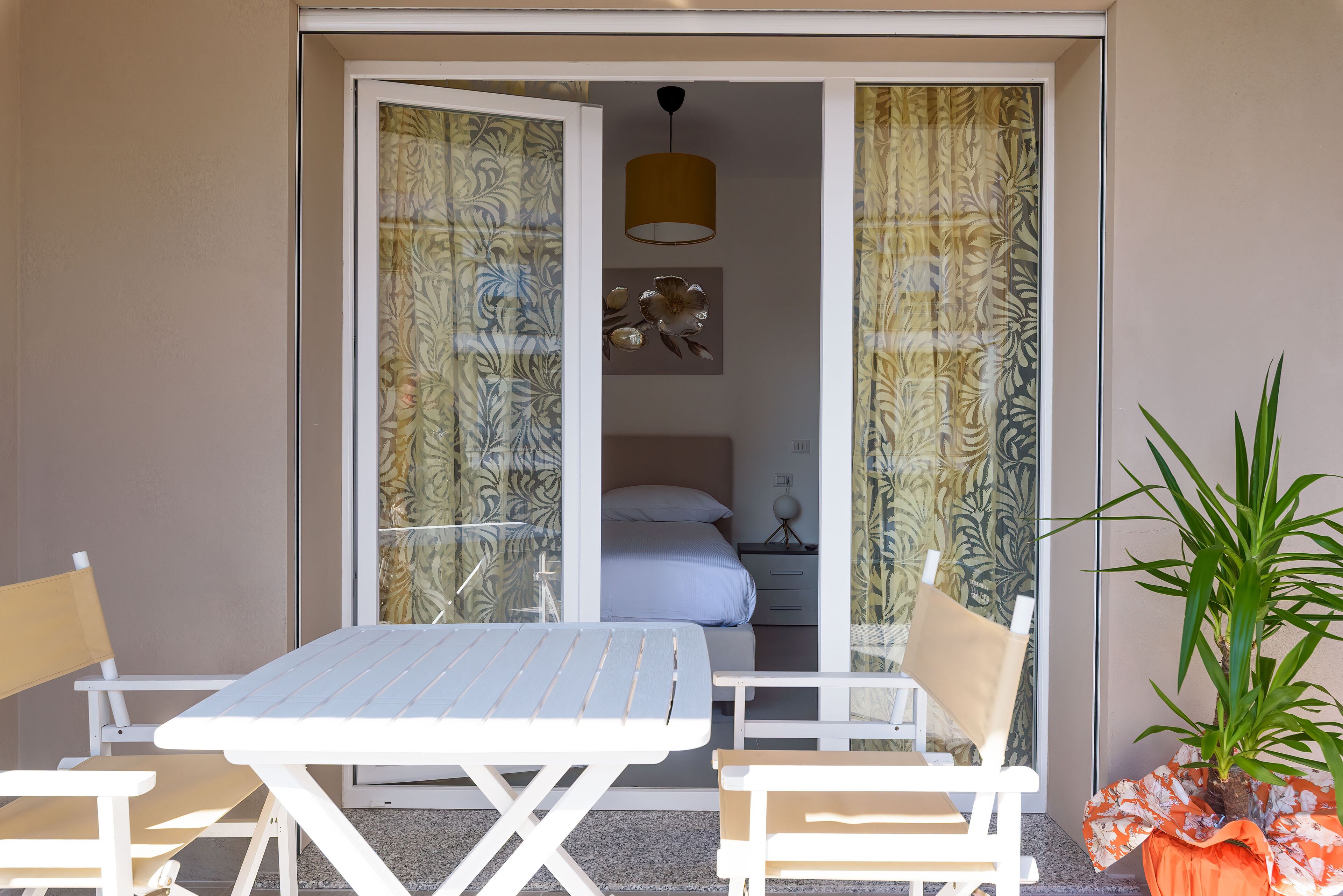 City Room (1 Bedroom) | Balcony