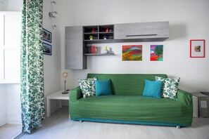 TV - Maniace Homes - Angelica by Ortigia Apartments (Syracuse)