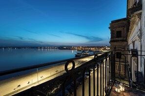 Property grounds - Duomo Seaside Deluxe Apartment (Syracuse)
