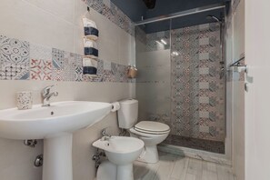 Doccia, asciugacapelli, asciugamani