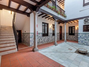 Reception - Apartamentos Alhambra Granada 3000 (Granada)