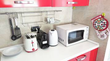 Apartment, Mountain View | Premium bedding, down comforters, iron/ironing board, cribs/infant beds