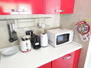 公寓, 山景 | 高級寢具、羽絨被、熨斗/熨衣板、搖籃/嬰兒床