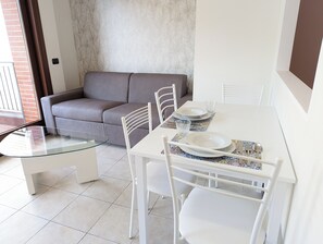 公寓, 山景 | 高級寢具、羽絨被、熨斗/熨衣板、搖籃/嬰兒床