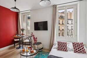 Iron/ironing board, travel cot, WiFi, bed sheets - Lavie Maison : Studio Batignolles & Montmartre (Paris)