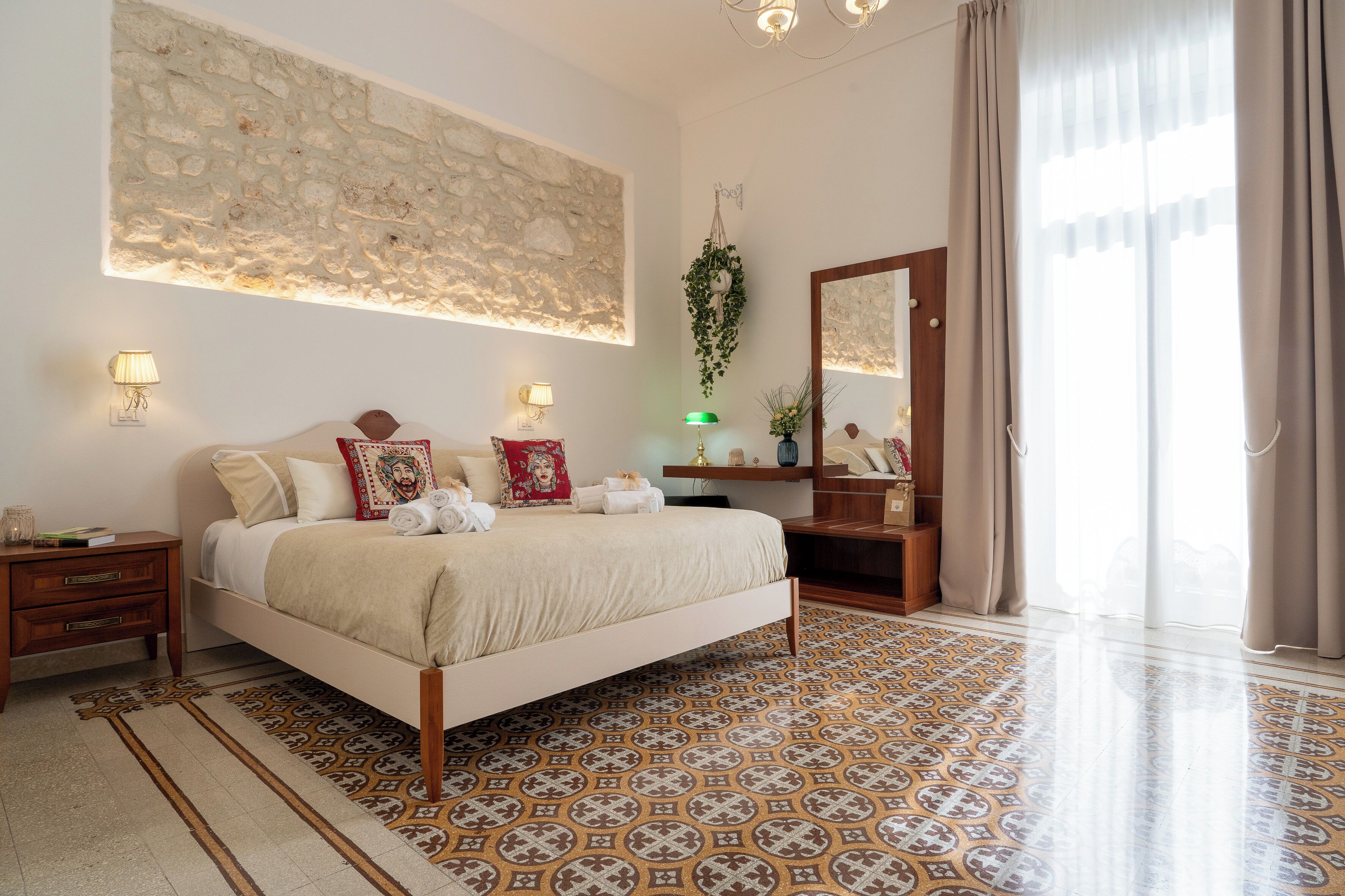 Iron/ironing board, free WiFi, bed sheets