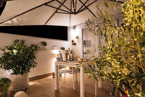 Outdoor dining - Casa Makrame by Ortigia Apartments (Syracuse)